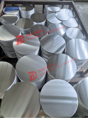Sử dụng vòng tròn nhôm giá cả phải chăng trong chảo và chảo