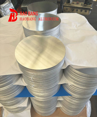Bề mặt nhẵn Đĩa nhôm có độ phẳng cao Hợp kim 1050 1060 3003, dày 0,3–6 mm, Trống nhôm kích thước tùy chỉnh cho vỏ đèn & chậu