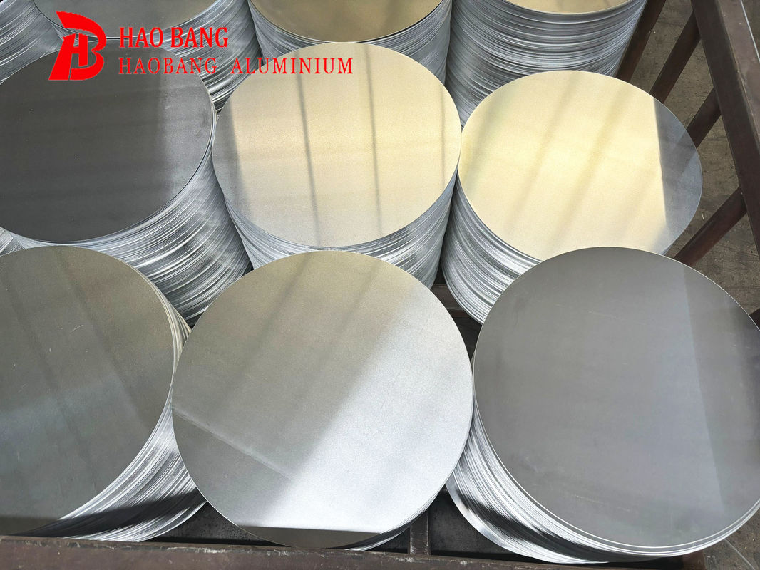 Bề mặt nhẵn Đĩa nhôm có độ phẳng cao Hợp kim 1050 1060 3003, dày 0,3–6 mm, Trống nhôm kích thước tùy chỉnh cho vỏ đèn & chậu