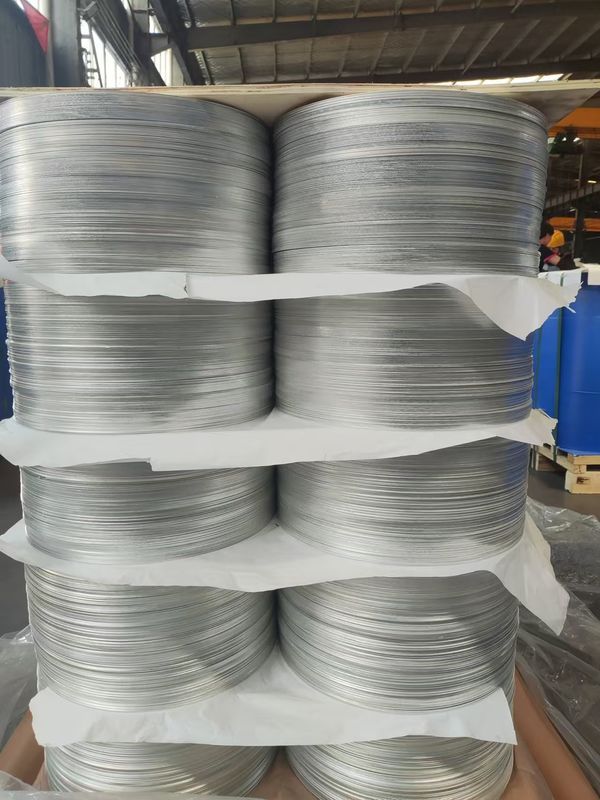 Bề mặt nhẵn Đĩa nhôm có độ phẳng cao Hợp kim 1050 1060 3003, dày 0,3–6 mm, Trống nhôm kích thước tùy chỉnh cho vỏ đèn & chậu