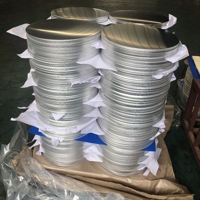 1050 1060 Vòng tròn nhôm CC DC Vật liệu O H12 Nhiệt độ Tầm vẽ Kháng nứt đĩa cho nồi và chảo nấu ăn
